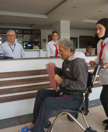 Hem oku hem çalış: Refakatçi öğrencilere aylık 4 bin 250 lira maaş
