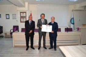 İlahiyat Fakültesinde bayrak değişimi