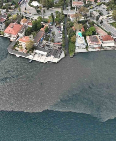 İstanbul Boğazı’na lağım suyu akıyor