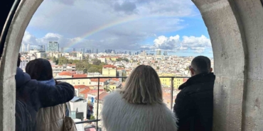İstanbul’da gökkuşağı sürprizi: Turistler o anları görüntüledi