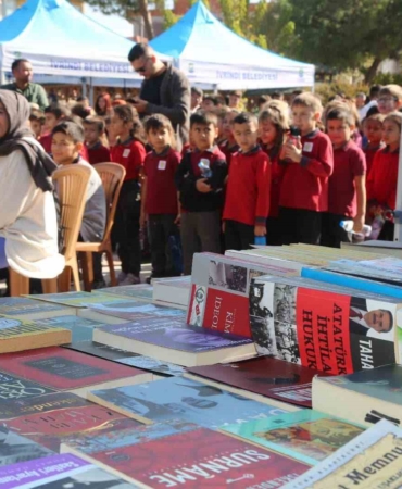 İvrindi’de 4. Kitap Fuarı Açıldı