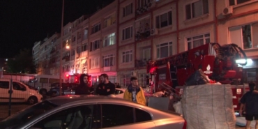 Kadıköy’de itfaiye sokağa giremedi, vatandaşlar isyan etti