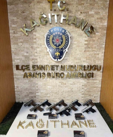 Kağıthane’de çok sayıda suça karışan şüpheli yakalandı: Evden 10 ruhsatsız tabanca çıktı