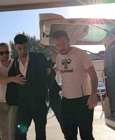 Kalaşnikofla 2 genç kızı tehdit eden şüphelinin mesajı kan dondurdu