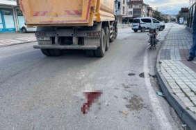 Kamyonla çarpışan motosikletli genç hayatını kaybetti