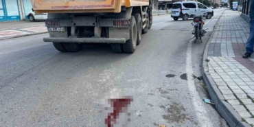 Kamyonla çarpışan motosikletli genç hayatını kaybetti