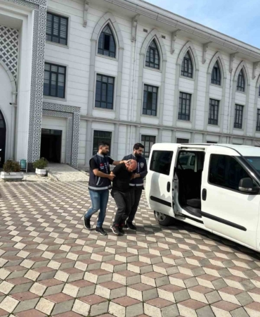 Karısını silahla boynundan vurup, ambulansı takip eden koca tutuklandı