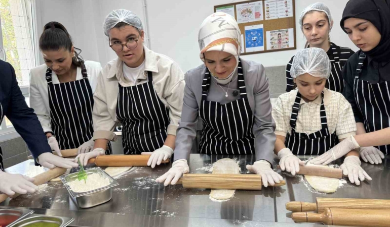Kasımpaşa Oya Kayacık ÇES Gastronomi Atölyesi açıldı