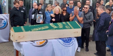 Kazada ölen doktorlara acı veda: Alkışlarla uğurlandılar