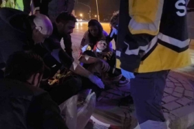 Kazada yaralanan oğlunu gören anne gözyaşı döktü