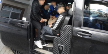Kırklareli’nde dur’ ihtarına uymayan araçlarda 12 düzensiz göçmen yakalandı