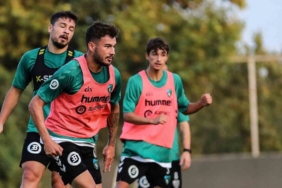 Kocaelispor’da oyuncular rotayı Ümraniyespor maçına çevirdi
