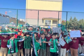 Kocaelisporlu futbolcular öğreniciler ile bir araya geldi