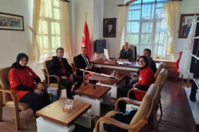 Kocaseyit İHA takımı, Milli Eğitim Müdürü Ciğer’i makamında ziyaret etti