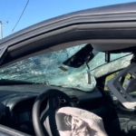 Kontrolden çıkan otomobil direğe çarptı: 4 yaralı