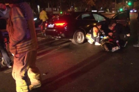 Kontrolden çıkan otomobil karşı şeritten gelen taksiye çarptı: 3 yaralı