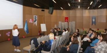 Küçükçekmece Belediyesi’nden personele ‘meme kanseri’ semineri