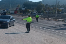 Kurallara uymayan 63 sürücüsü cezadan kaçamadı