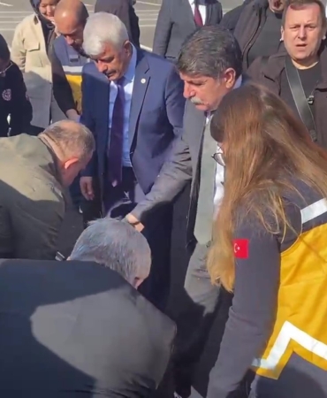 Kutlamada fenalaşan mehteran bölükbaşına ilk müdahaleyi milletvekilleri yaptı