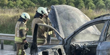 Kuzey Marmara Otoyolu’nda lüks araç alev alev yandı