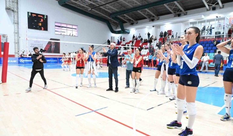 Ligin 2. haftasında Bozüyük Belediyesi Eğitim Spor: 0 Karşıyaka : 3