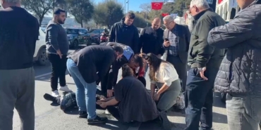 Lüks cipe çarpan motosikletli zabıta yaralandı: Ağlayan kadın sürücü bir an olsun başından ayrılmadı