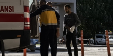 Makineye elini kaptıran işçinin 3 parmağı koptu