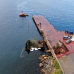 Maltepe’de karaya oturan Ayiş Gemisi’nin parçalanma süreci başladı