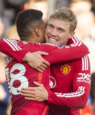 Manchester United, geriye düştüğü maçta 3 puan almayı bildi