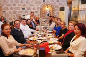 Mesut Ergin’den muhtarlara kutlama