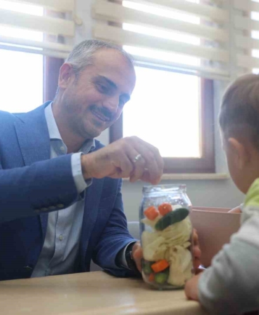 Minikler turşu kurdu