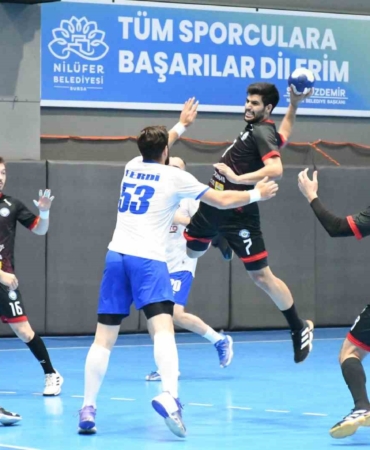 Nilüfer Belediyespor zirve yürüyüşünü sürdürüyor