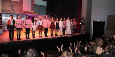 Nilüfer Kent Tiyatrosu “Şvayk” ile sezonu açtı