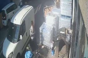 Ölümden 2 metreyle kurtuldu, caraskalın ipi koptu yüzlerce kilo yere düştü