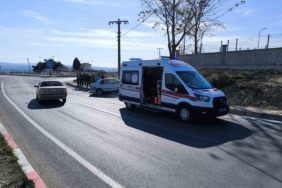 Önüne çıkan araca vurmamak için direksiyonu kırdı: 1 yaralı