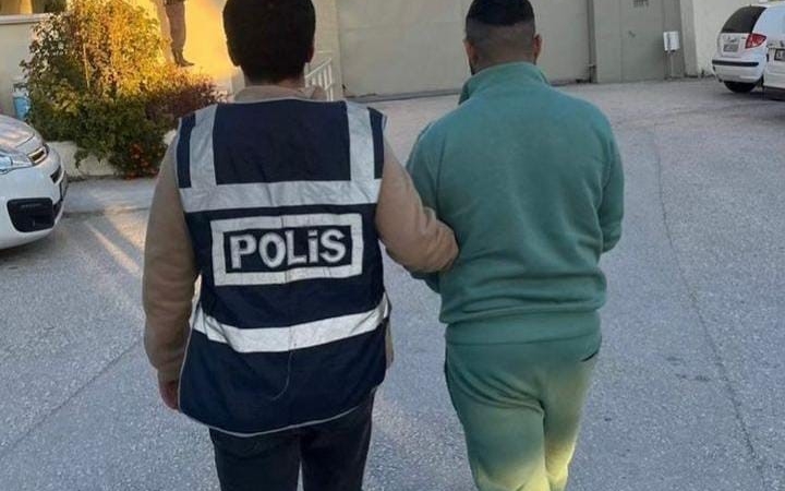 Oto faresi yakalanarak tutuklandı