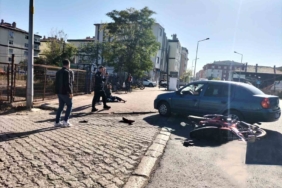 Otomobil ile motosiklet çarpıştı: 1 yaralı