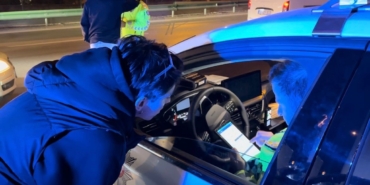 (Özel) Alkollü araç başına geçti, ehliyetini verince ağlamaya başladı