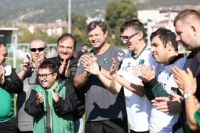 Özel çocuklar Kocaelispor futbolcularıyla bir araya geldi