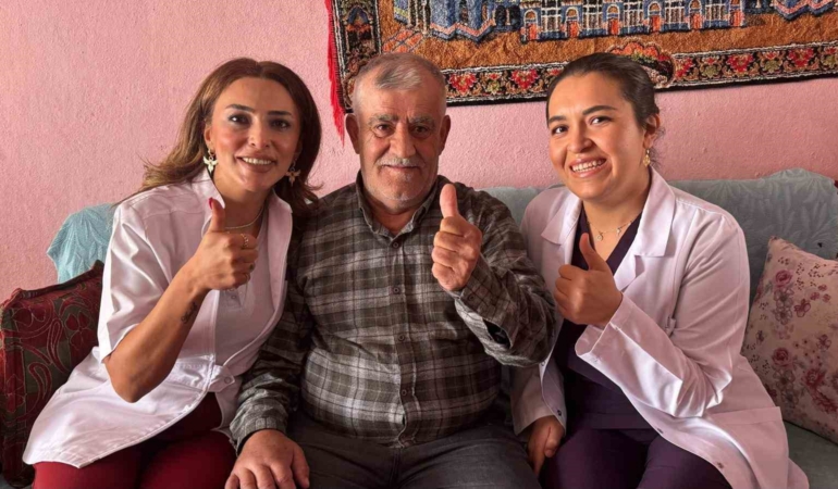(Özel) Felç geçirdi, "yürüyemezsin" dediler, azmiyle yürümeye başladı