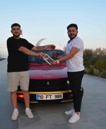 (Özel) Yok böyle takas: Iphone 16 ile otomobili takas ettiler