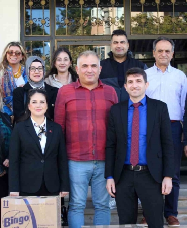 Özhan Gönüllüleri kitap bağışına devam ediyor