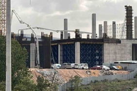 Platformdan düşen 2 inşaat işçisi yaralandı