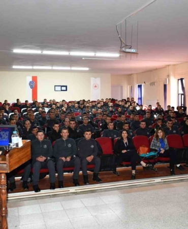 Polis adaylarına ‘Aile İçi İletişim ve Kadına Karşı Şiddetle Mücadele Eğitimi’ verildi