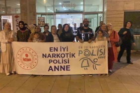 Polis ekiplerinden “En İyi Narkotik Polisi Anne” sunumu