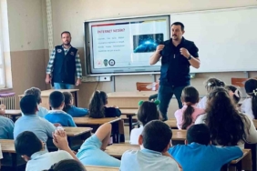 Polis ekiplerinden öğrencilere siber eğitimi