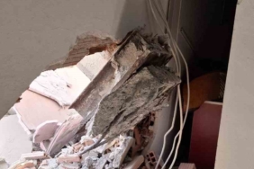 Profilo Alışveriş Merkezi’nin yıkımı esnasında yan apartmana çelik direk saplandı, 1 kişi de ölümden döndü