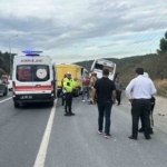 PTT aracı ile servis minibüsü ile çarpıştı: 4 yaralı