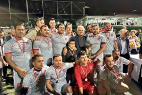 Sağlıklı kalpler sezonu futbol turnuvasında efsaneler sahada