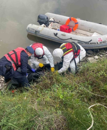 Sakarya Nehri’nde erkek cesedi bulundu